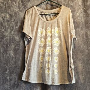 Maurices Beige Daisy Print Short Sleeve Top